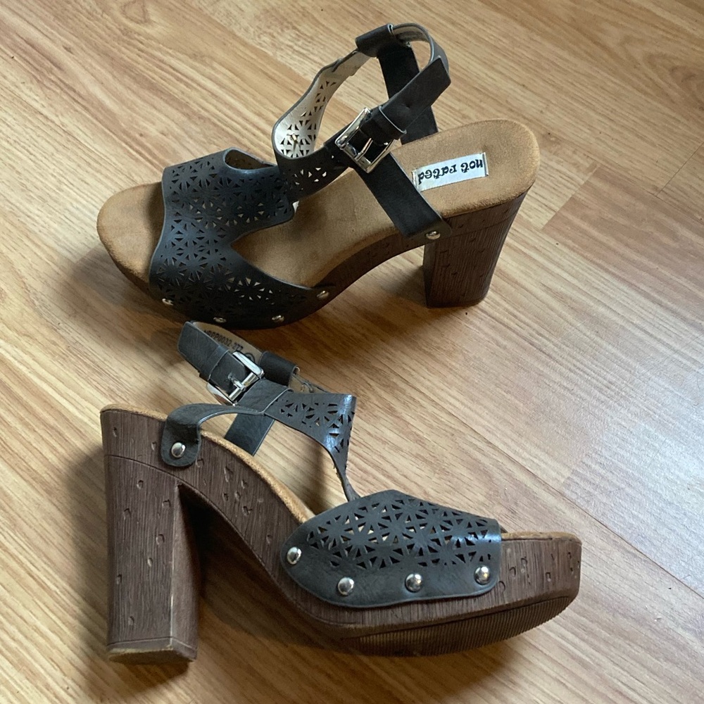 Laser Cut Faux Leather Platform Wood Style Sandal Heels by Not Rated sz 9 - Picture 2 of 9